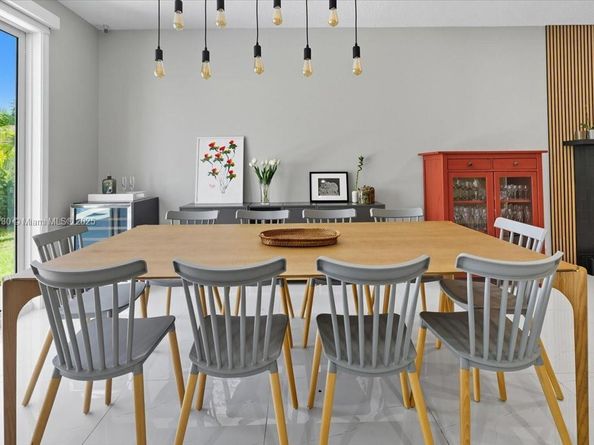 347 Fairmont Rd, Weston FL 33326