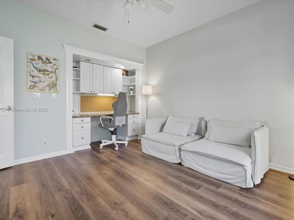 347 Fairmont Rd, Weston FL 33326