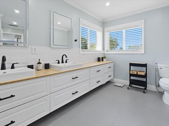 347 Fairmont Rd, Weston FL 33326