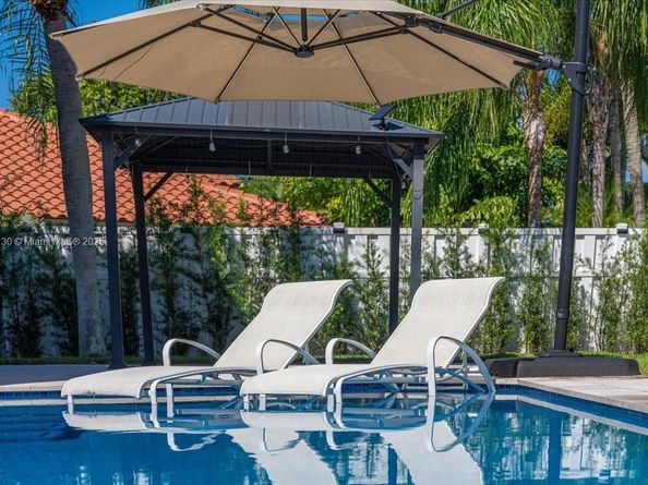 347 Fairmont Rd, Weston FL 33326