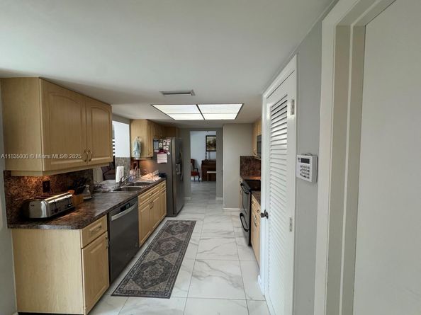 14181 Leaning Pine Dr, Miami Lakes FL 33014