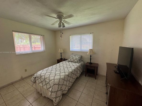 14181 Leaning Pine Dr, Miami Lakes FL 33014