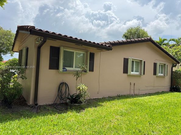 14181 Leaning Pine Dr, Miami Lakes FL 33014