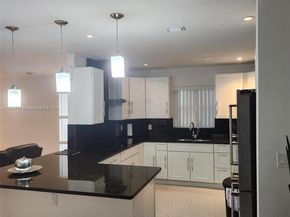 18800 Lenaire Dr, Cutler Bay FL 33157