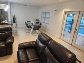 18800 Lenaire Dr, Cutler Bay FL 33157