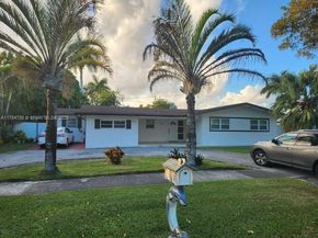 18800 Lenaire Dr, Cutler Bay FL 33157