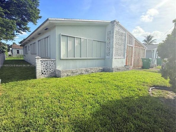 940 NW 67th St, Miami FL 33150