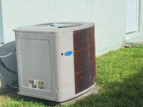 940 NW 67th St, Miami FL 33150