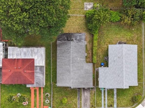 940 NW 67th St, Miami FL 33150