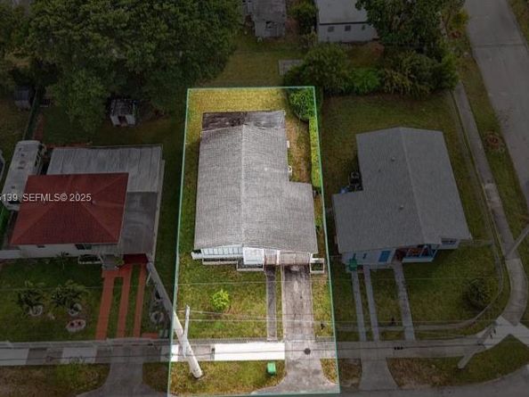 940 NW 67th St, Miami FL 33150