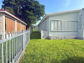 940 NW 67th St, Miami FL 33150