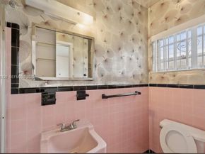 940 NW 67th St, Miami FL 33150