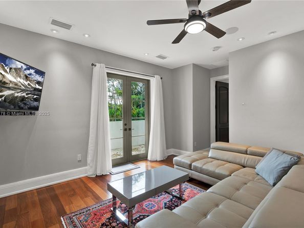 932 Escobar Ave, Coral Gables FL 33134