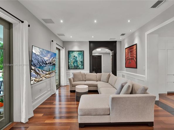 932 Escobar Ave, Coral Gables FL 33134