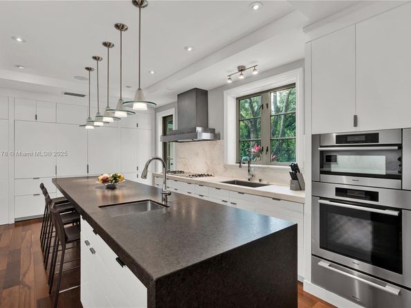 932 Escobar Ave, Coral Gables FL 33134