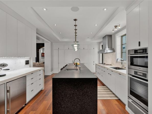 932 Escobar Ave, Coral Gables FL 33134