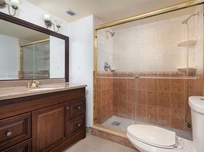 3150 W Rolling Hills Cir 307, Davie FL 33328