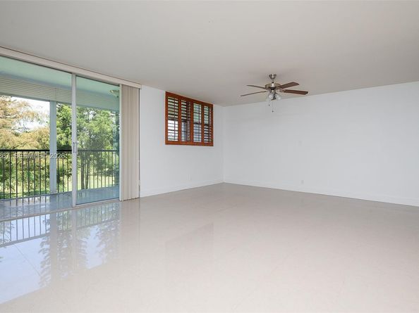 3150 W Rolling Hills Cir 307, Davie FL 33328
