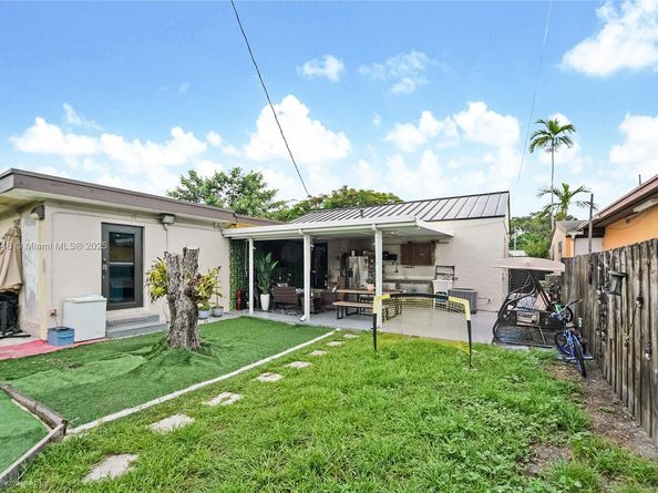 5128 SW 4th St, Miami FL 33134