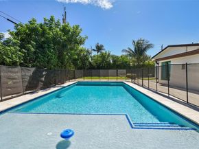 942 SE 13th Ave, Deerfield Beach FL 33441