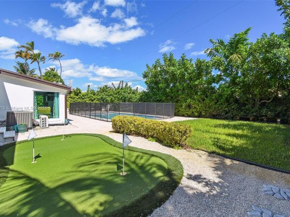 942 SE 13th Ave, Deerfield Beach FL 33441