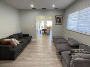 6470 Mcclellan St, Hollywood FL 33024