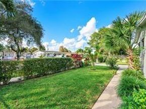 6470 Mcclellan St, Hollywood FL 33024