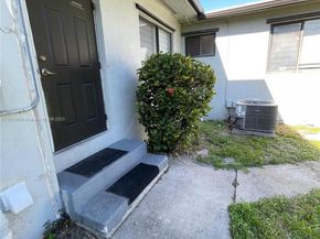 6470 Mcclellan St, Hollywood FL 33024