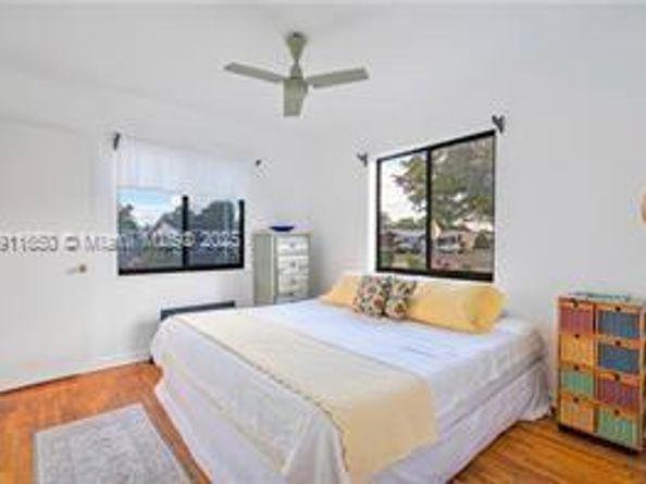 6470 Mcclellan St, Hollywood FL 33024