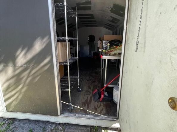 6470 Mcclellan St, Hollywood FL 33024