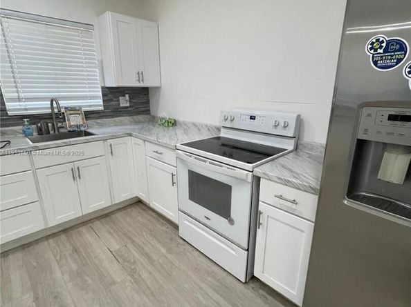 6470 Mcclellan St, Hollywood FL 33024