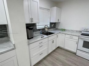 6470 Mcclellan St, Hollywood FL 33024