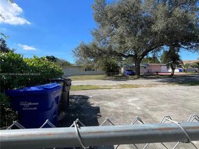 6470 Mcclellan St, Hollywood FL 33024