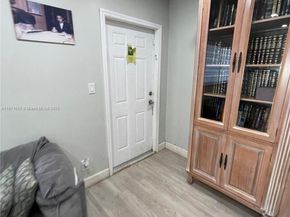 6470 Mcclellan St, Hollywood FL 33024