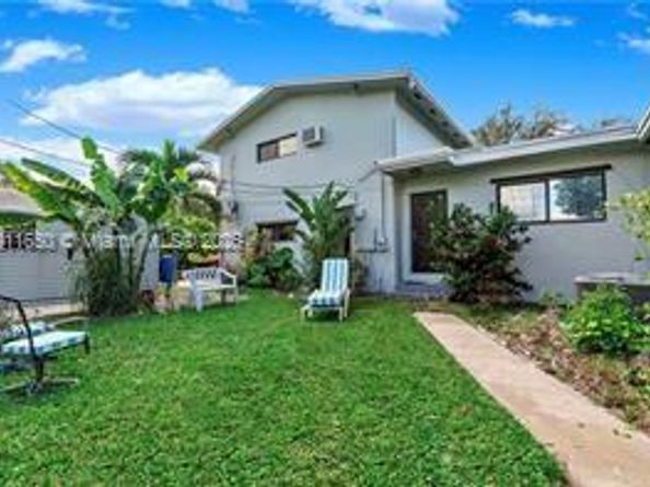 6470 Mcclellan St, Hollywood FL 33024