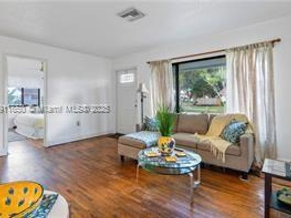 6470 Mcclellan St, Hollywood FL 33024