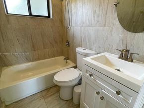 6470 Mcclellan St, Hollywood FL 33024