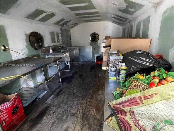 6470 Mcclellan St, Hollywood FL 33024