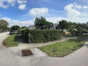6470 Mcclellan St, Hollywood FL 33024