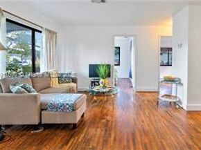 6470 Mcclellan St, Hollywood FL 33024