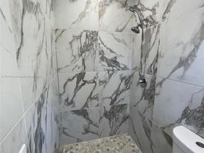 6470 Mcclellan St, Hollywood FL 33024