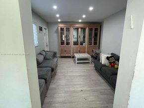 6470 Mcclellan St, Hollywood FL 33024