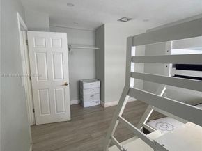 6470 Mcclellan St, Hollywood FL 33024