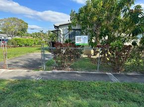 6470 Mcclellan St, Hollywood FL 33024