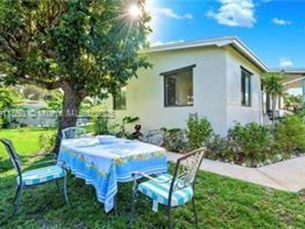 6470 Mcclellan St, Hollywood FL 33024