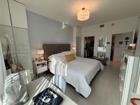 10 Aragon Ave 1019, Coral Gables FL 33134