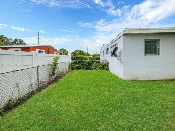18005 NW 7th Ave, Miami Gardens FL 33169