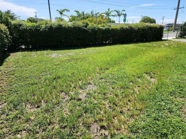 18005 NW 7th Ave, Miami Gardens FL 33169