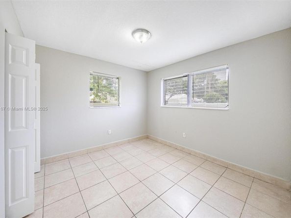 18005 NW 7th Ave, Miami Gardens FL 33169