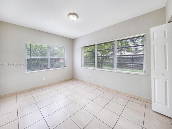 18005 NW 7th Ave, Miami Gardens FL 33169